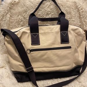 Lands End medium duffle